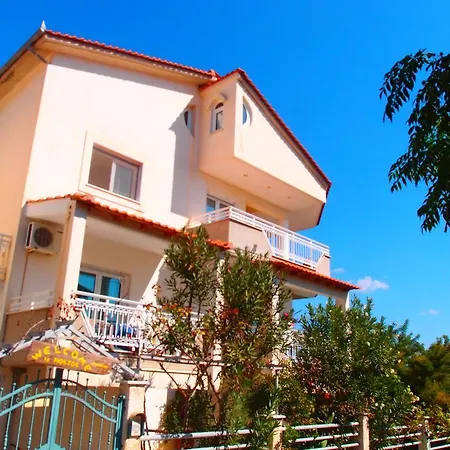Apartament Nostos *
